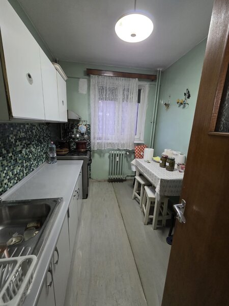 Jean Steriadi, 10 minute metrou 1 Decembrie 1918, langa Auchan Titan,